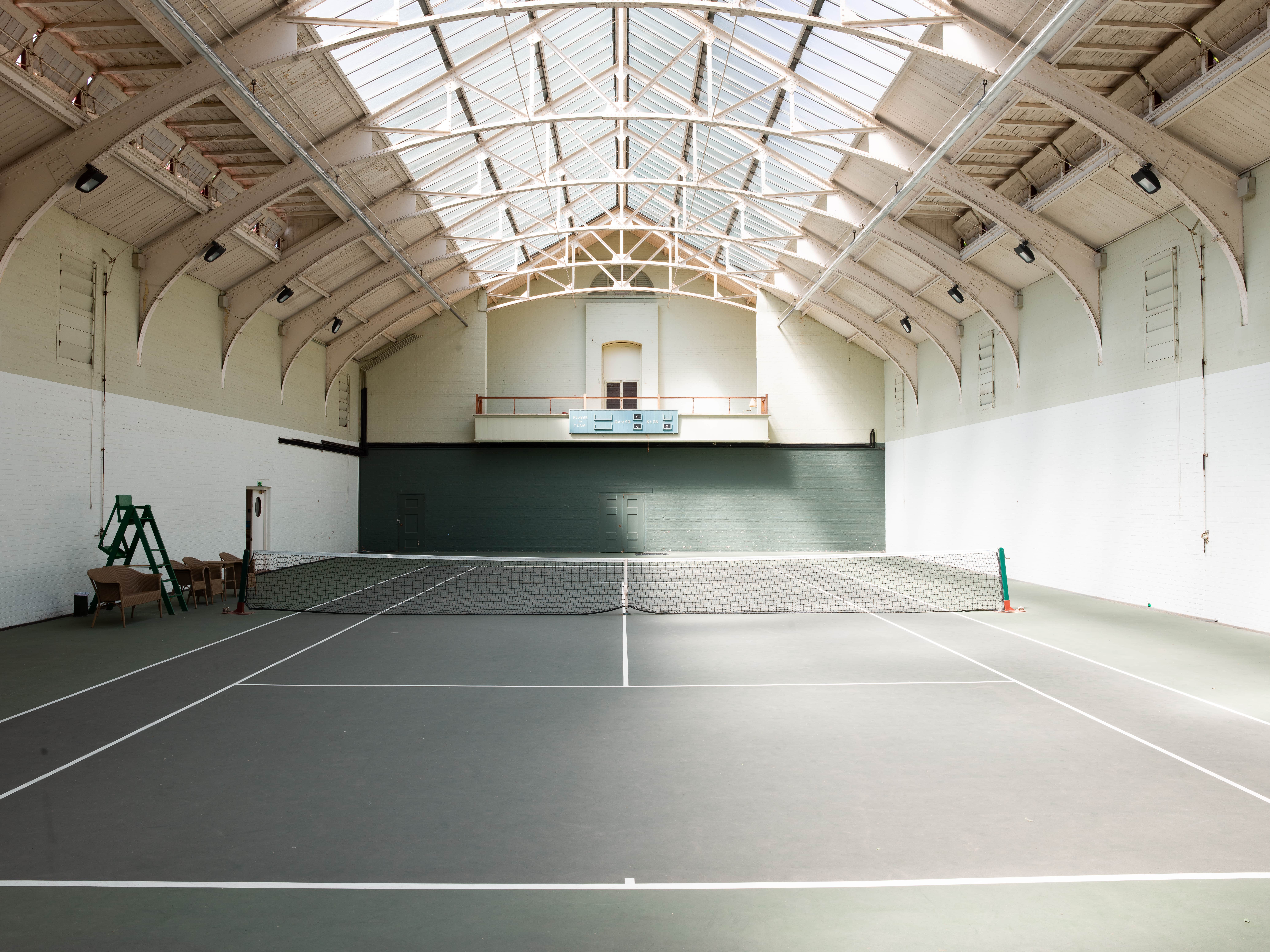 tennis courts near London